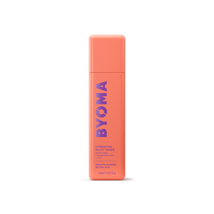 Une bouteille de toner lacté hydratant Byoma, vue de face sur fond blanc.