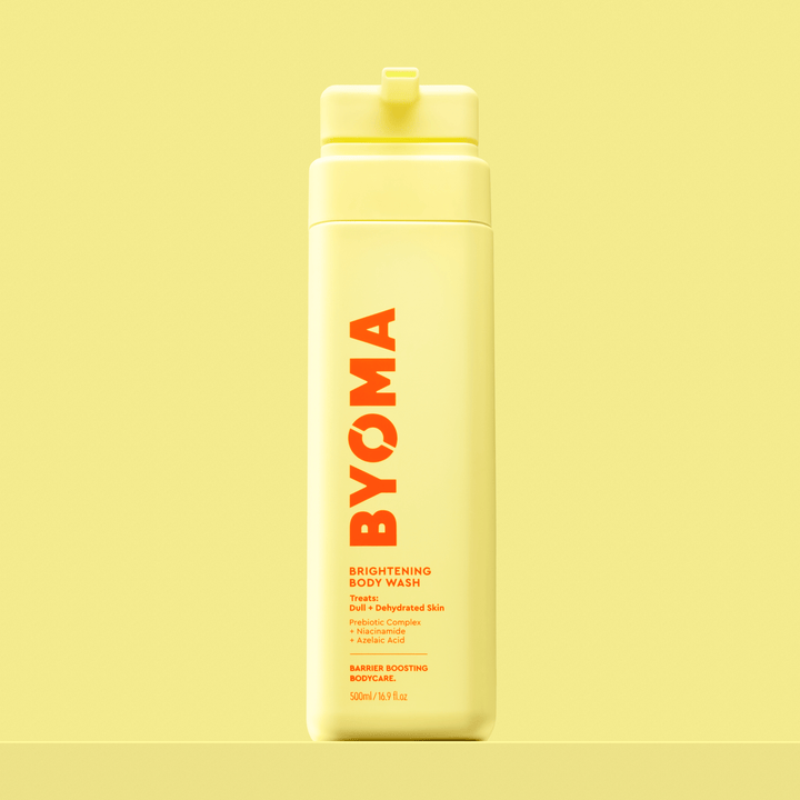 Une bouteille de nettoyant pour le corps éclaircissant Byoma.