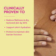 Emballage du produit avec texte sur fond jaune et gros plan de la texture de la peau.